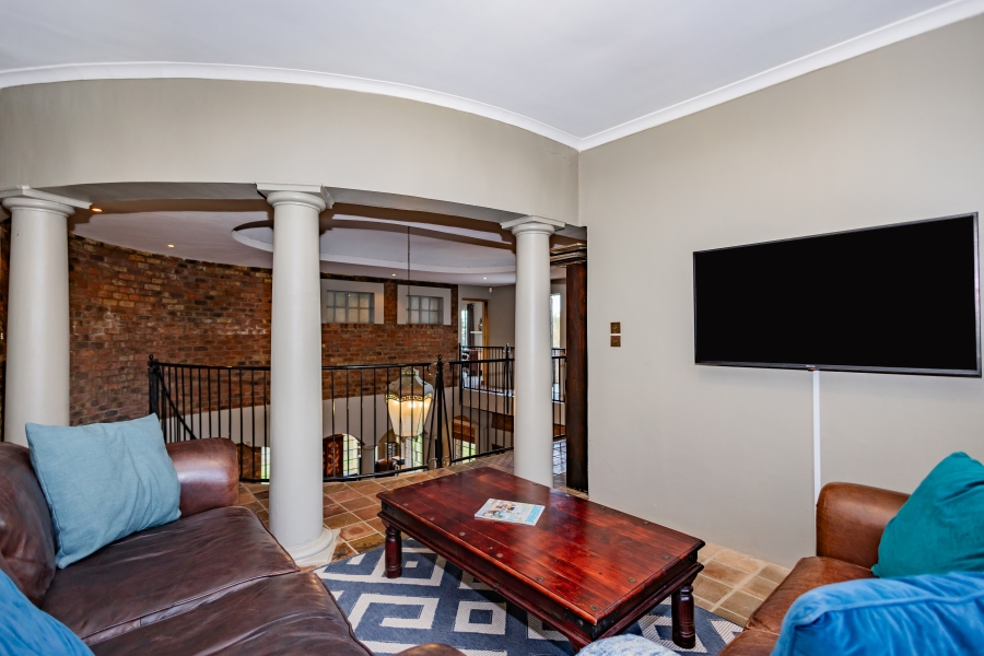 6 Bedroom Property for Sale in Vierlanden Western Cape